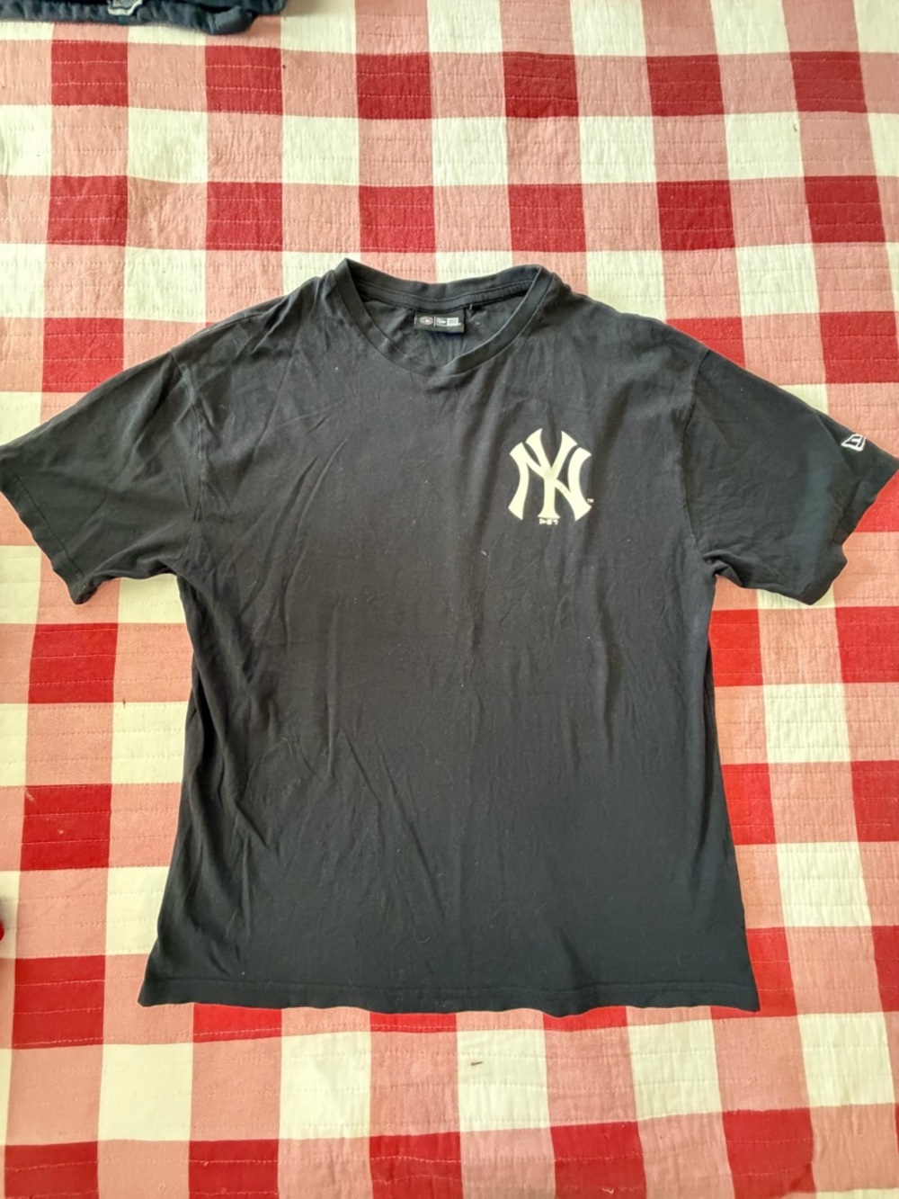 New Era Black Tee with White NY Logo and Statue of Liberty on back Men’s size M